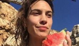 娱乐圈吃瓜背景图片,揭秘吃瓜背后的真相与秘密